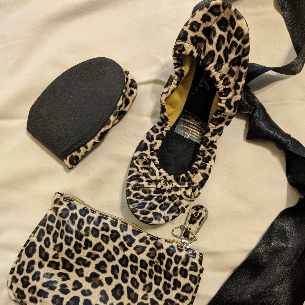 Leopard Print Foldable flats with pouch